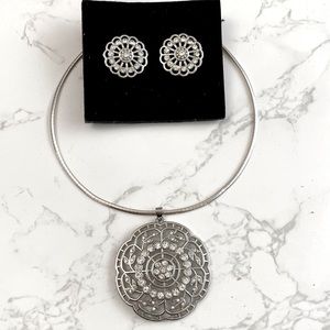 Set of Pendant and Earrings. Silver color.